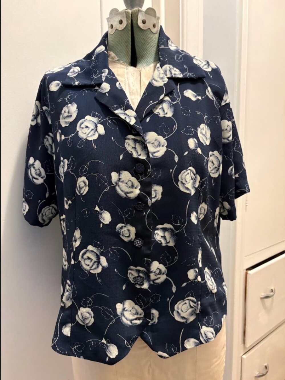 Vintage 90s Navy Blue Cream Rose Floral Button Front Blouse Top M